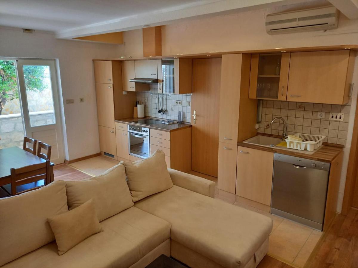 Relax Comfy Cozy Apartment ซัฟทัท ภายนอก รูปภาพ